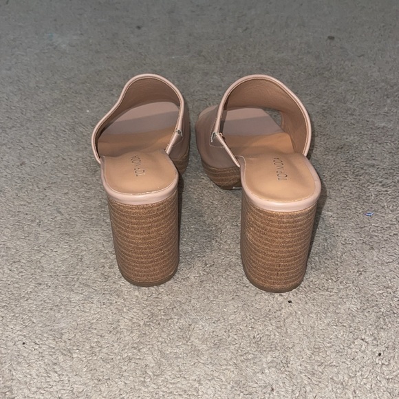 Nude Block Heels size 9 - Picture 3 of 5